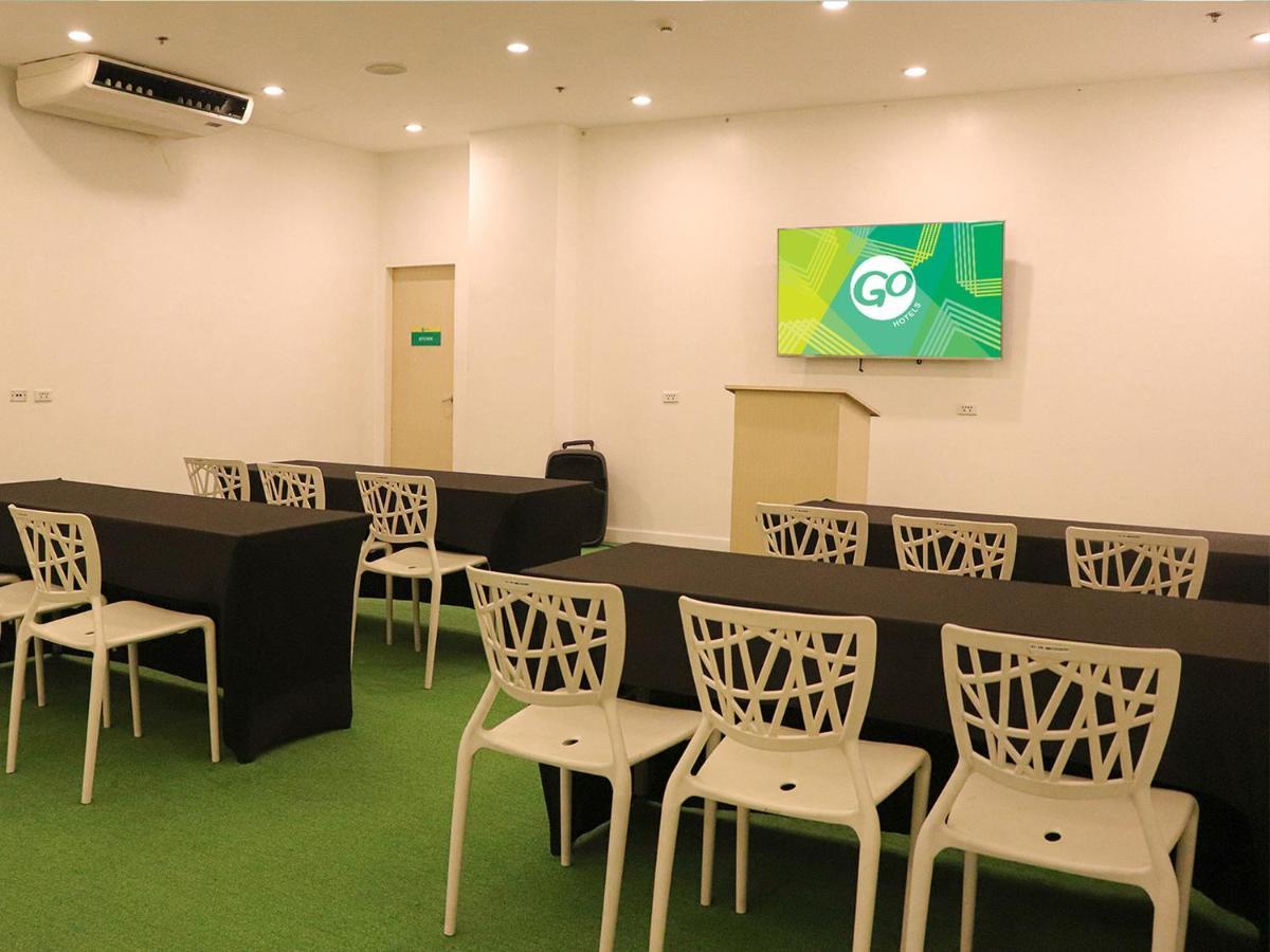 Go Hotels Timog Cidade Quezon Exterior foto