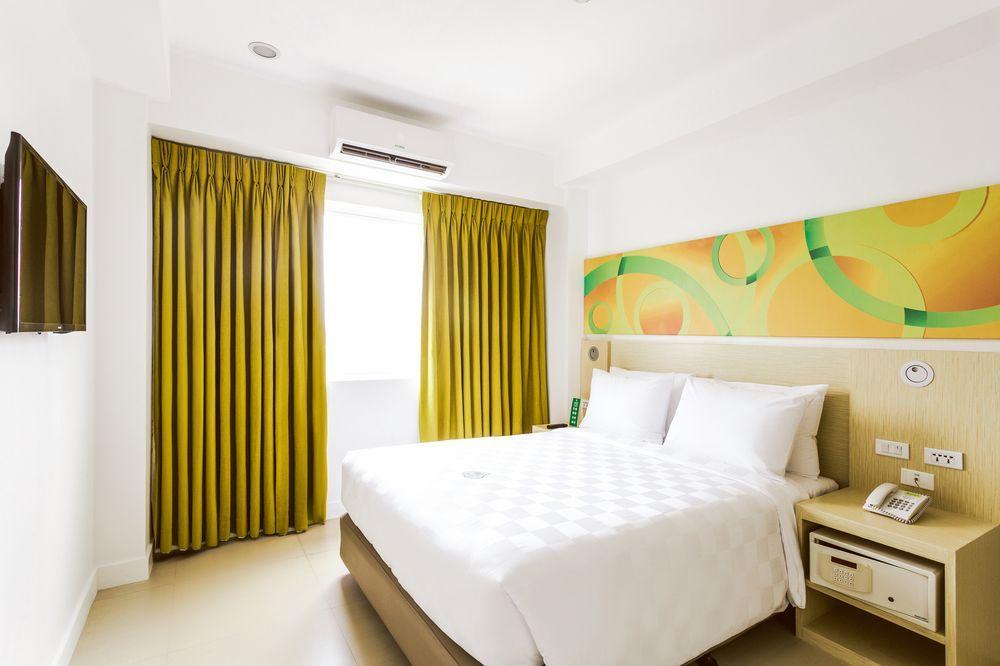 Go Hotels Timog Cidade Quezon Exterior foto