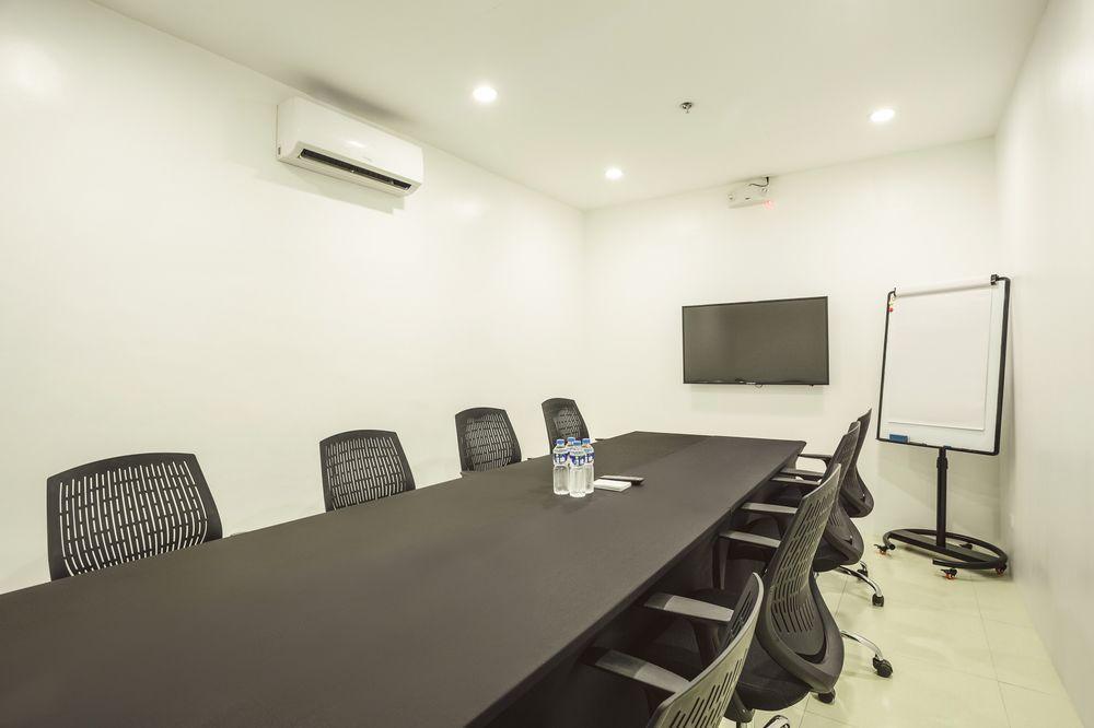 Go Hotels Timog Cidade Quezon Exterior foto