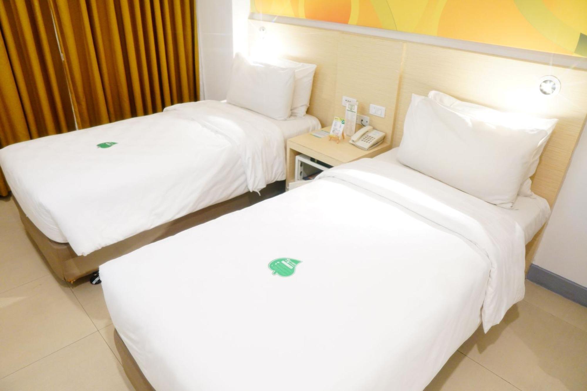 Go Hotels Timog Cidade Quezon Exterior foto